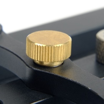 Дюбель столярный ручной самоцентрирующийся со сменными втулками 6, 8, 10 мм.