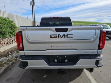  GMC Sierra K2500 Denali 2022 6.6l 6.6 Diesel 401KM, zdjęcie 2