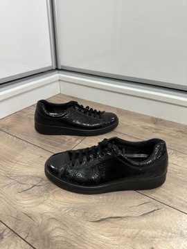 ECCO BUTY SNEAKERSY DAMSKIE SKÓRA SKÓRZANE LAKIEROWANE DAMSKIE 40 24,8 CM