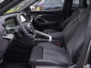 Audi 2025 AUDI Q5 TFSI quattro S line Sportback Suv 2.0 (204KM) 2025, zdjęcie 3