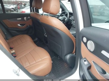 Mercedes GLC C253 2021 Mercedes-Benz GLC 300 4Matic 2021 2.0 Benzyna 255KM, zdjęcie 12