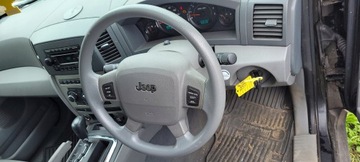 JEEP GRAND CHEROKEE WK WH VOLANT PĚKNÝ LAREDO OK