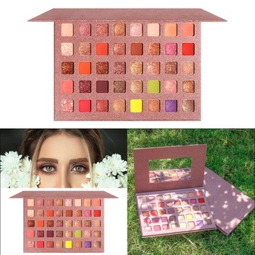 Палитра для макияжа с 40 цветами теней для век.
