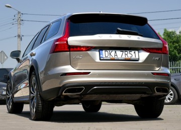 Volvo 2019 Volvo V60 CC AWD Pro Pamięć ACC skóra Komforty Blis Diody Keyles LKA Winter, zdjęcie 31