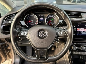 Volkswagen Touran III 1.4 TSI 150KM 2017 Volkswagen Touran 7osób 2kpl.opon SalonPL, zdjęcie 18
