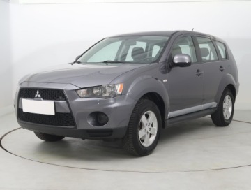 Mitsubishi Outlander II 2.0 MIVEC 147KM 2010 Mitsubishi Outlander 2.0, Salon Polska, zdjęcie 1