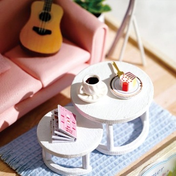 Миниатюрный дом днем ​​с моделью гитары 3D DIY