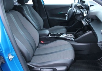 Peugeot 2008 II SUV 1.2 PureTech 130KM 2022 Peugeot 2008 Duzo Opcji Gwarancja od RiA 1.2 Benzyna 130KM, zdjęcie 8