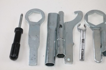 YAMAHA FZ6 04-09 СЕРВИСНЫЕ ГАЕЧНЫЕ КЛЮЧИ ИНСТРУМЕНТЫ