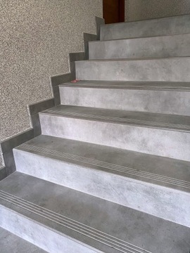 Бетонная лестница Anti-SLIP, плитка 100х30.