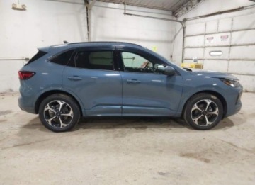 Ford Kuga III 2023 Ford Kuga 2023, 2.0L, 4x4, ST-LINE, od ubezpieczalni 2.0 Benzyna 250KM, zdjęcie 2