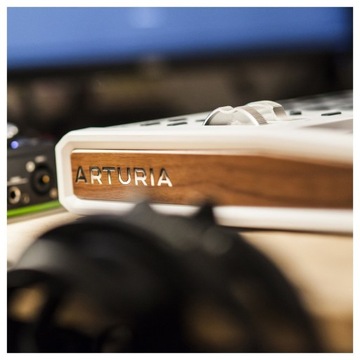 ARTURIA KEYLAB 49 MKII БЕЛАЯ УПРАВЛЯЮЩАЯ КЛАВИАТУРА
