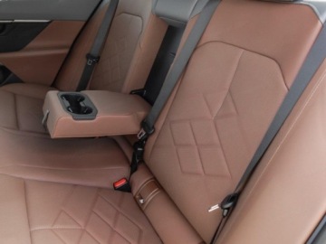 BMW Seria 5 G90-91 Touring 2.0 520d 197KM 2025 BMW Seria 5 520d xDrive Sport Sedan 2.0 (197KM) 2025, zdjęcie 12