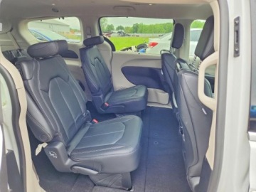 Chrysler Pacifica II 2022 Chrysler Pacifica Touring L 2022 3.6 Benzyna 287KM, zdjęcie 10