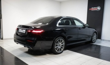 Mercedes Klasa E W213 Limuzyna Facelifting 2.0 E220d 194KM 2021 Mercedes E 220 *4Matic*AMG Line*Salon Polska*I, zdjęcie 12