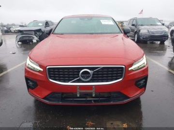 Volvo S60 III Sedan 2.0 T5 250KM 2019 Volvo S60 2.0 T5 250 KM, R-Design, male uszkodzenia, od ubezpieczyciela, zdjęcie 6