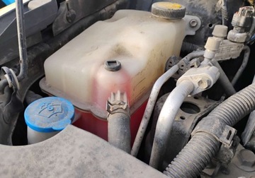 Toyota Avensis III Wagon 2.0 D-4D 126KM 2011 Toyota Avensis I rej 2012r, 2.0 Diesel. Lekko przetarty prawy bok. Jezdzi., zdjęcie 18