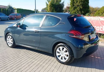 Peugeot 208 I Hatchback 5d Facelifting 1.2 PureTech 82KM 2017 Peugeot 208 I 1.2 Sprowadzony 1 Wl..., zdjęcie 2
