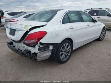 Mercedes Klasa C W205 2018 Mercedes-Benz Klasa C C 300 4matic 2.0 Benzyna 241KM, zdjęcie 7