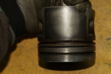 ШАТУН ПОРШНЯ CRANK LT 35 2.5 TDI AHD 81L34 028H