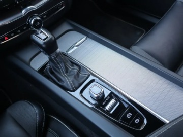 Volvo XC60 II Crossover T4 190KM 2019 Volvo XC60 T4, Salon Polska, Serwis ASO, Automat, zdjęcie 11