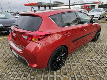 Toyota Auris II Hatchback 5d 1.8 HSD 136KM 2013 Toyota Auris 1,8 Hybryda 136KM automat kamera, zdjęcie 3