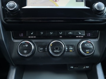 Skoda Octavia III Liftback 1.6 TDI 90KM 2016 Skoda Octavia 1.6 TDI, Navi, Klima, Klimatronic, zdjęcie 12