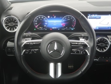 Mercedes Klasa A W177/V177 Hatchback Facelifting 1.3 200 163KM 2024 Mercedes A A 200, Salon Polska, 1. Właściciel, zdjęcie 14