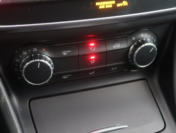 Mercedes GLA I Off-roader 2.0 250 211KM 2015 Mercedes GLA GLA 250 4MATIC, Salon Polska, zdjęcie 15