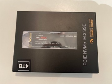 Твердотельный накопитель Samsung 990 PRO с радиатором емкостью 4 ТБ