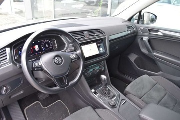 Volkswagen Tiguan II SUV 2.0 TDI 190KM 2019 Volkswagen Tiguan SalonPL 2.0 TDI 190KM DSG 4x4 R-Line DCC Pakiety LED TOP, zdjęcie 8