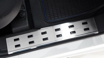 Чехлы на подножки салона VW T6 2015+