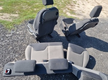 FORD TOURNEO COURIER 2018R SEDADLA POHOVKA KOMPLET