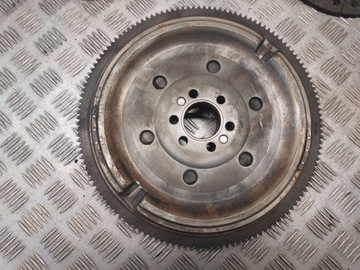 ДВУМАССОВОЕ КОЛЕСО+ДИСК+ДАВЛЕНИЕ PASSAT B5 1.6 AHL