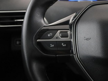 Peugeot 3008 II Crossover 1.2 PureTech 130KM 2017 Peugeot 3008 Navi Klimatyzacja Czujniki parkowania, zdjęcie 33