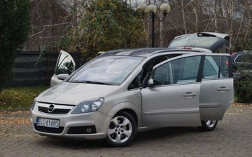 Opel Zafira B 1.9 CDTI ECOTEC 120KM 2005 Opel Zafira 1.9 Diesel 120KM, 7-Osobowa, ISOFIX, Panorama, Pol skora, Hak, zdjęcie 19