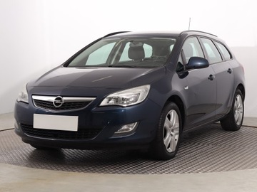 Opel Astra J Sports Tourer 2.0 CDTI ECOTEC 165KM 2011 Opel Astra 2.0 CDTI, 162 KM, Klima, Tempomat, zdjęcie 1