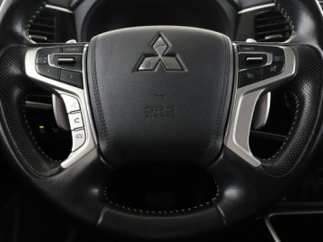 Mitsubishi Outlander III SUV PHEV Facelifting 2020 2.4 PHEV 224KM 2020 Mitsubishi Outlander PHEV automat 4x4 grzane, zdjęcie 21