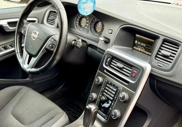 Volvo V60 I Kombi 2.0 D3 163KM 2010 Volvo V60 D3 5cyl 163KM Automat bixenon polskory PDC Navi 2.0 Diesel, zdjęcie 13