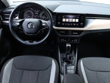 Skoda Kamiq Crossover 1.0 TSI 110KM 2022 Skoda Kamiq 1.0 TSI, Salon Polska, Serwis ASO, zdjęcie 6