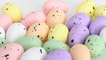 Яйца натуральные пластиковые с крапинками, 3х5см/12 шт.