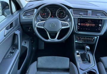 Volkswagen Tiguan II SUV Facelifting 1.5 TSI 150KM 2021 Volkswagen Tiguan Life Pakiet Premium, FV 23, ACC, Kamera cofania, Asyste, zdjęcie 5