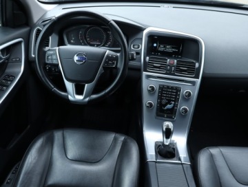 Volvo XC60 I SUV Facelifting 2.0 D3 DRIVE-E 150KM 2016 Volvo XC60 D3, Skóra, Klima, Klimatronic, zdjęcie 6