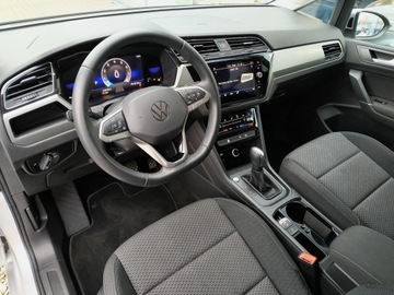 Volkswagen Touran III 1.5 TSI EVO 150KM 2023 Volkswagen Touran Comfortline 1.5 TSI 150KM DSG Sa, zdjęcie 13