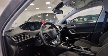 Peugeot 308 II SW Facelifting 1.5 BlueHDI 102KM 2019 Peugeot 308 T9 SW 1.5 BlueHDi 102KM LED 1.5 Diesel 102KM, zdjęcie 16