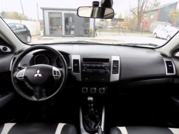 Mitsubishi Outlander II 2009 Mitsubishi Outlander BIALOLEKA 2.0 T.Diesel (170 KM) 4X4, 2009r. prod. K, zdjęcie 4
