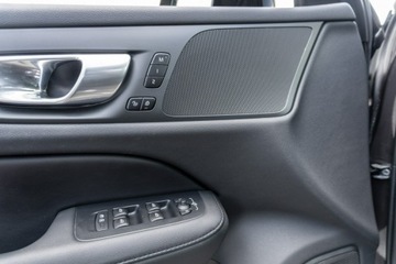 Volvo V60 II  Kombi Facelifting 2.0 B4 B 197KM 2023 Volvo V60 B4 D Plus Dark Diesel 197KM FV23%, zdjęcie 9