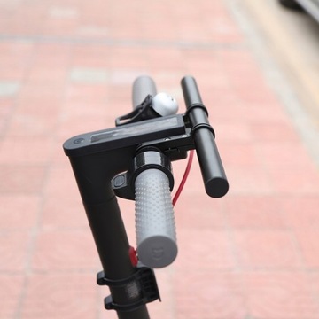 дополнительная ручка на руле электросамоката