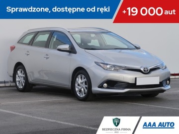 Toyota Auris II Touring Sports Facelifting 1.6 Valvematic 132KM 2015 Toyota Auris 1.6 Valvematic, Salon Polska