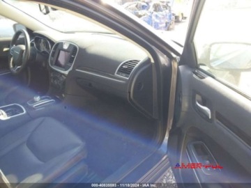 Chrysler 300C II 2021 Chrysler 300 2021 r., 3,6 L 4x4 3.6 Benzyna 292KM, zdjęcie 6